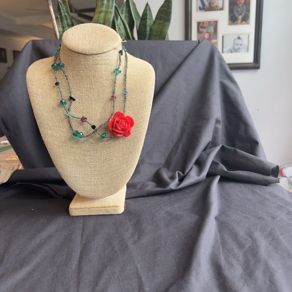 Seed Bead Necklace Vintage CJ Banks Carved Rose Pendant UV Glow Blue Green